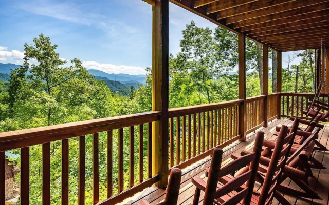 Some Peak Somewhere 3 Bedroom Cabin