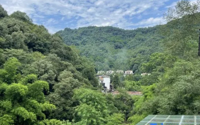 Qingcheng Mountain Wild Resort