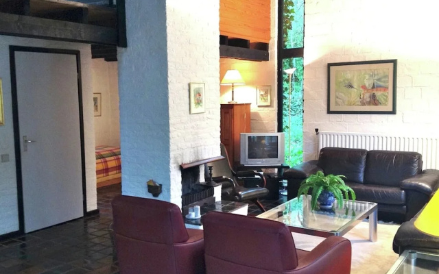 Cozy Holiday Home With Wood Burner in a Green Area