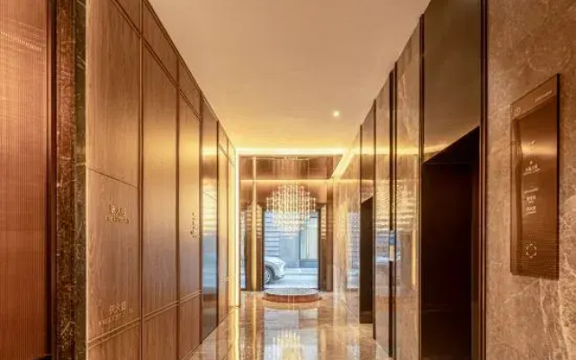 Orange Crystal Shanghai Bund Jinling East Road Hotel