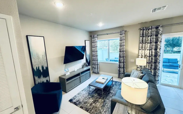 Beautiful Condo at Reunion