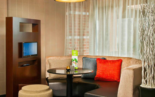 Courtyard by Marriott Dulles Town Center
