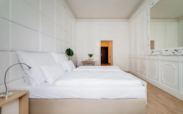 Bright Prague Castle Apartments