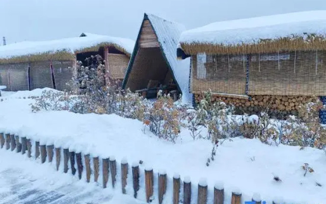 Mohe Shancheng Xiaoyuan Homestay (Beiji Village)