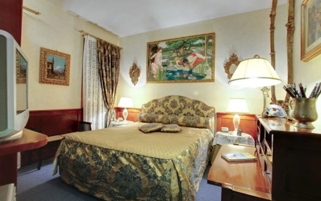 Regina Elena Apartment