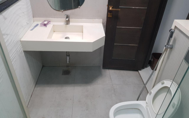 Holiday Inn Suites
