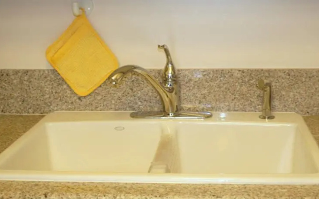 Downtown Chestnut Apartment
