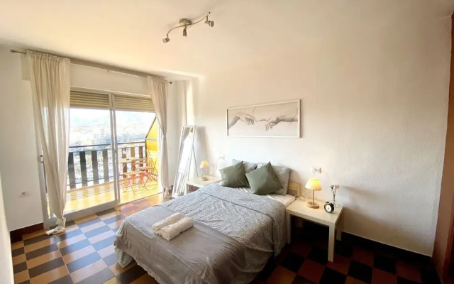 3 Bed room flat with Sea & Mountain View