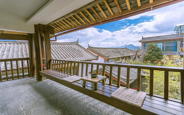 Ne Tsang Inn Lijiang