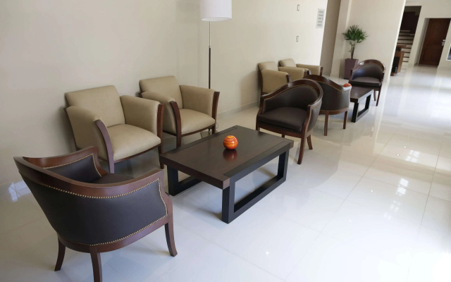 Howard Johnson by Wyndham Escobar Hotel