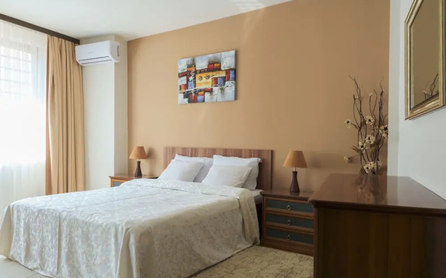 Maxxy Apartments
