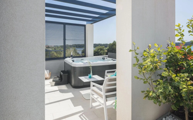 Nice Home in Medulin With Wifi and 5 Bedrooms