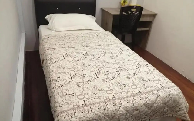 Single Room With Ac, Central Accomodation