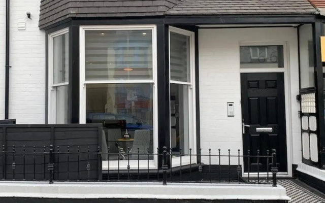 Sandleigh Apartment