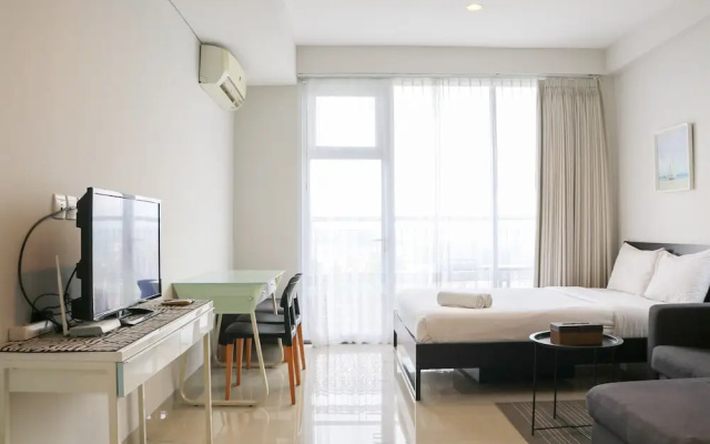 Spacious And Strategic Studio Apartment At Dago Suites