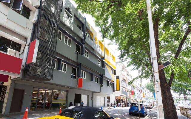 Отель Zen Rooms Jalan Cheras Kuala Lumpur Малайзия, Куала-Лумпур - отзывы, цены и фото номеров - забронировать отель Zen Rooms Jalan Cheras Kuala Lumpur онлайн вид на фасад