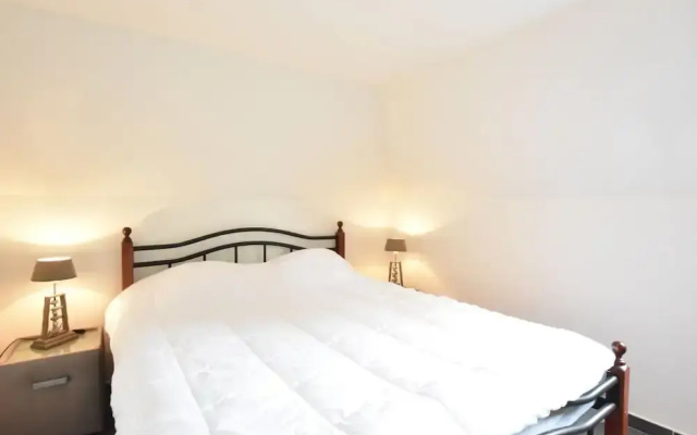 Cozy Holiday Home near Westhoek