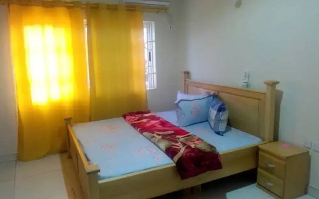 Nyaboa Hotel