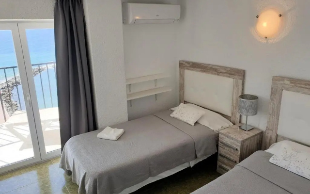 Skol 617 Beachfront Two-bedrooms Duplex With Sea Views