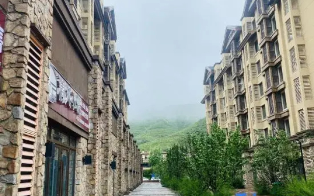 Badaling Guanshanyue Loft Villa