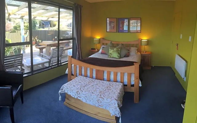 Harbour Lodge