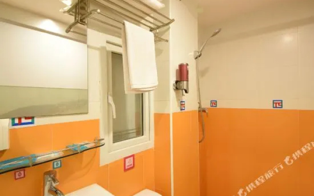 Pai Hotel Guangzhou Panyu Bridge Subway Station