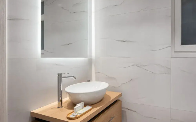 Acropolis Sherlock Residence