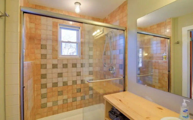 Damascus Vacation Rental - Bike, Hike & Sip!