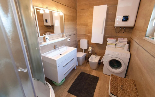 Awesome Home in Rovinj with Hot Tub, WiFi & 2 Bedrooms