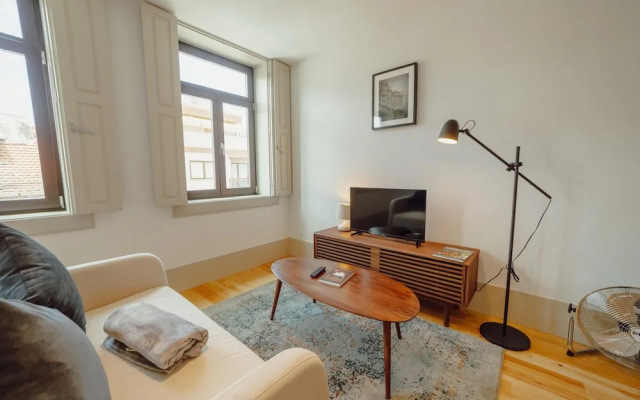 Legacy Oporto Design Apartment H by Vacationy
