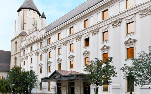 Отель Hilton Budapest вид на фасад