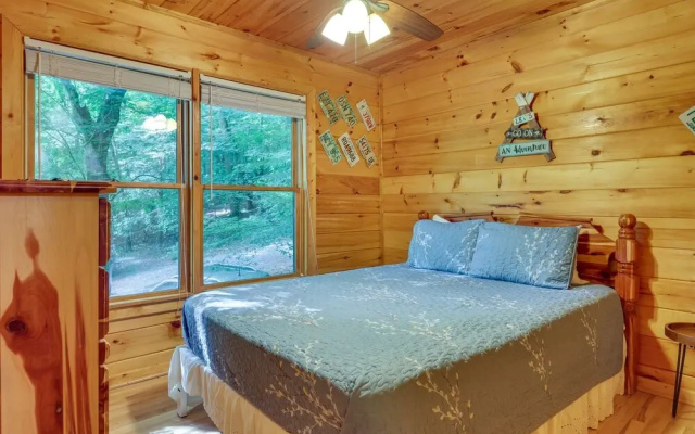 Riverfront Ellijay Cabin w/ Deck + Pool Access!