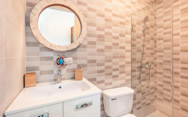 Playa Bonita Nautical Apartment at Lake View
