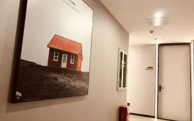 Maia Hostel