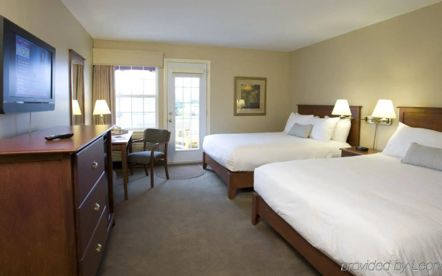 Amsterdam Inn & Suites Moncton