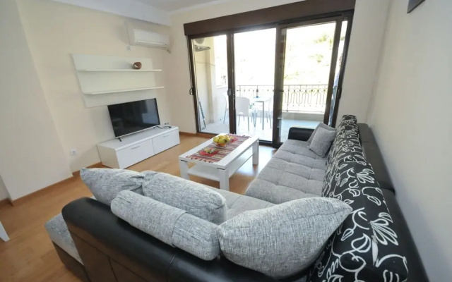 Apartments Maini