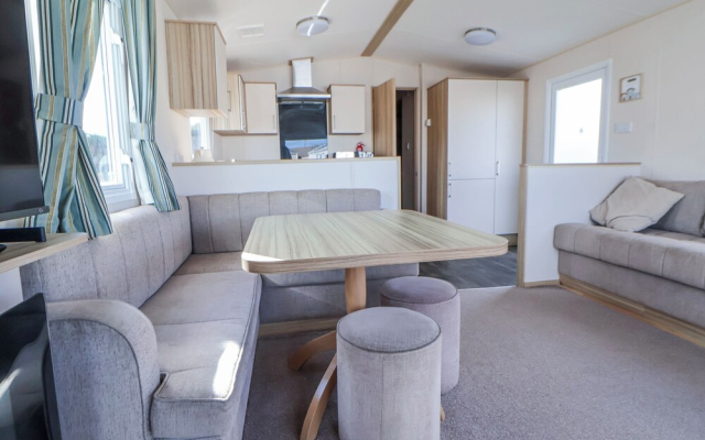 The Beachside Hideout - St Michaels Caravan Park