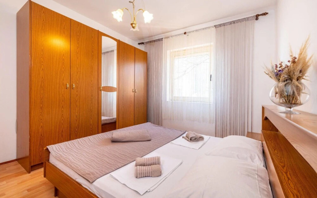 Stunning Apartment in Jasenice With 3 Bedrooms and Wifi