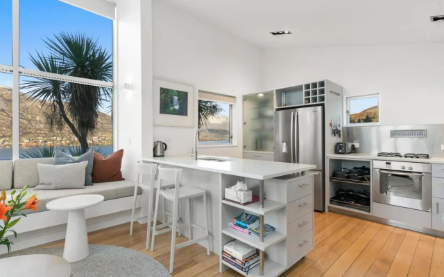 A Stunning Stay - Queenstown Holiday Home
