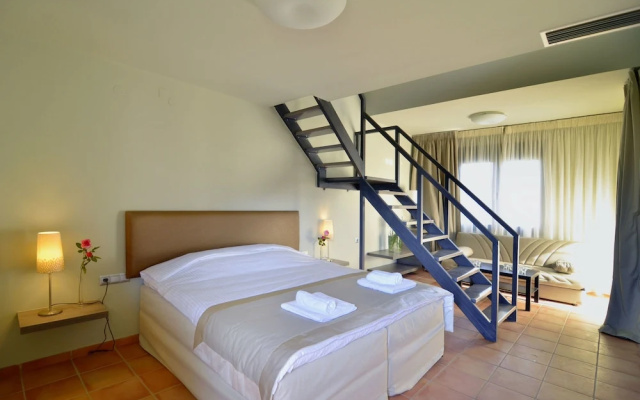 Ellopia Point Hotel