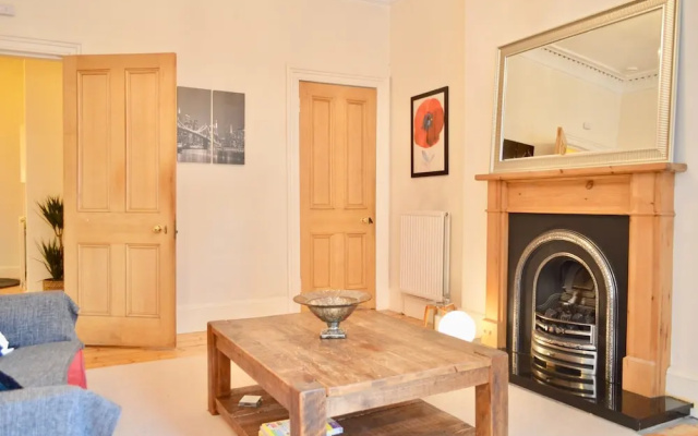 2 Bedroom Morningside Flat