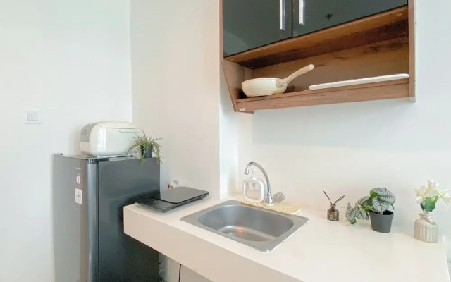 Spacious And Modern Studio Apartment Tree Park City Bsd