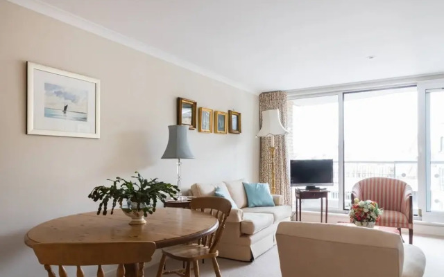 Cosy 1-bed Battersea Riverside Apartment