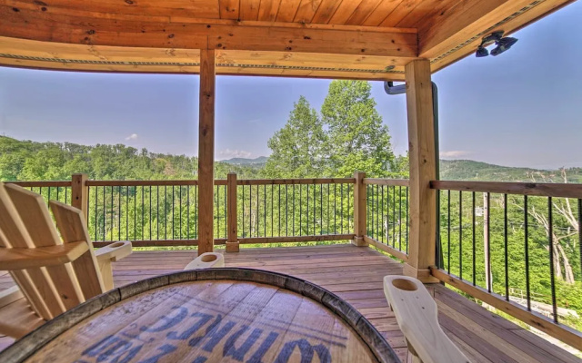 Spacious Mountain Retreat w/ Hot Tub + Views!