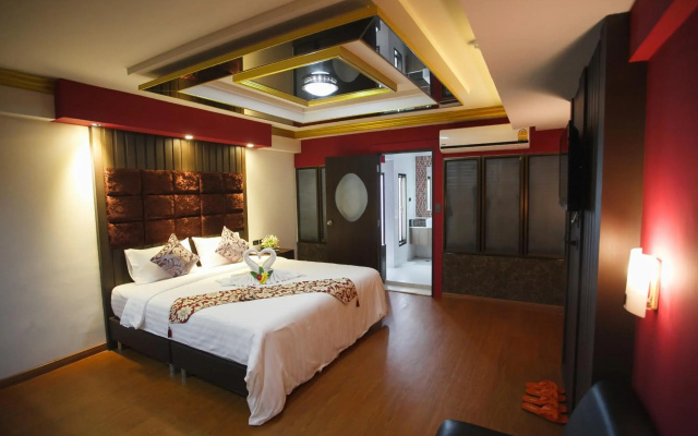 Grand Pink Hotel