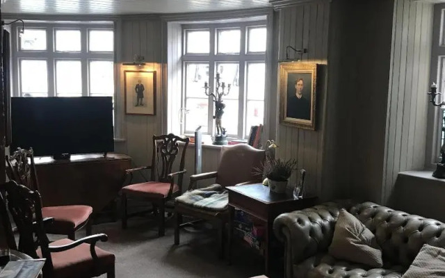 Bankes Arms Hotel