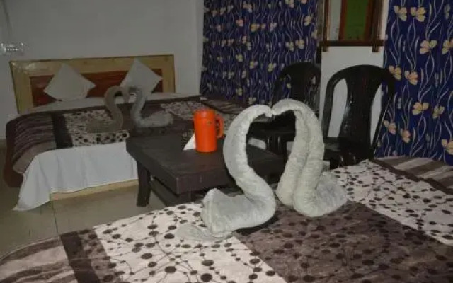 Hotel Alpine K2