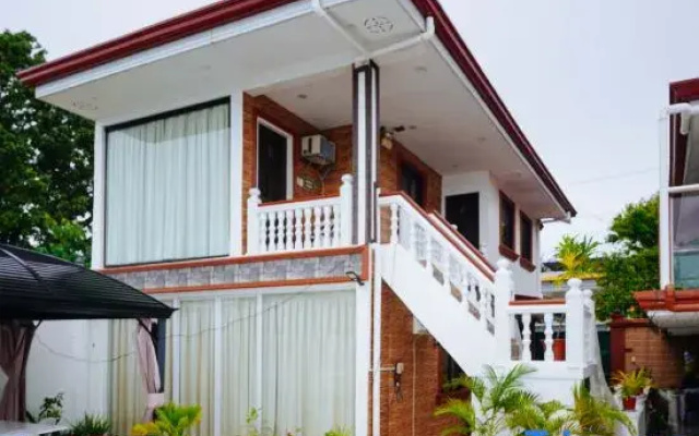 RedDoorz Plus @ Billys Resort Oslob