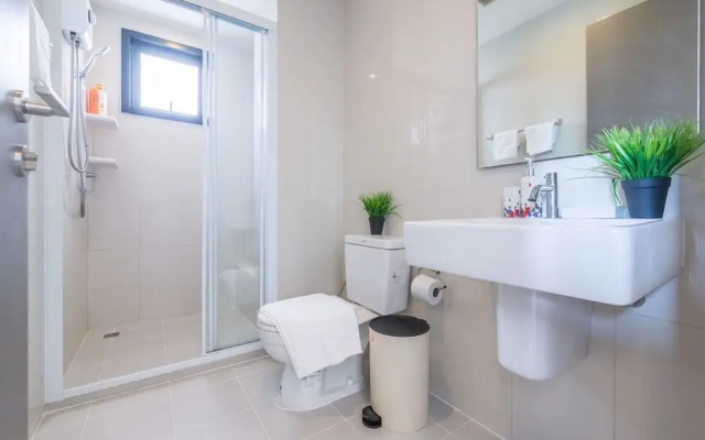 Llx Condo@The Base   Cityview&Sea View