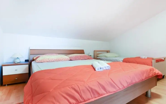 Apartment Mijo Razanac